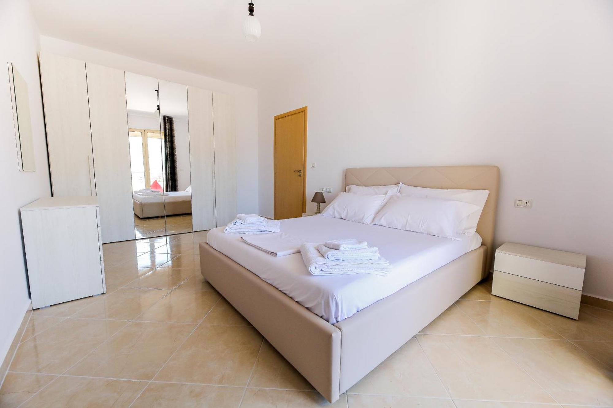 Sea Gem Apartment Влёра Экстерьер фото