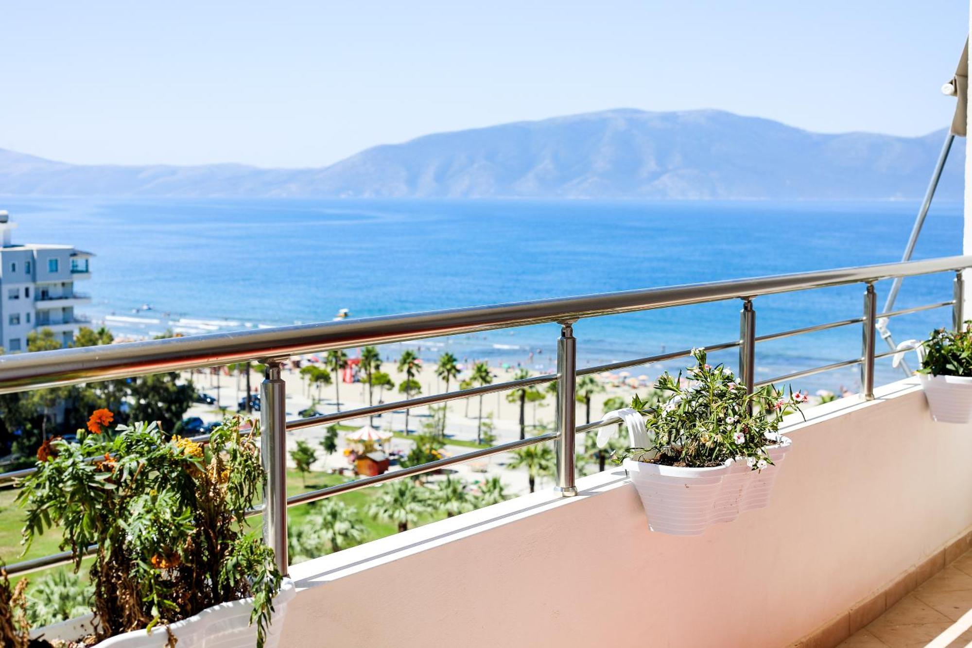 Sea Gem Apartment Влёра Экстерьер фото